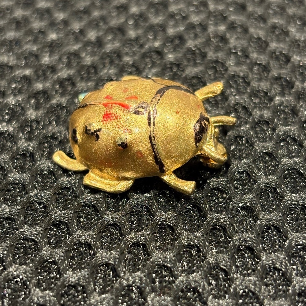 Brutalist Vintage Unisex Gold-Tone Beetle Brooch - Hand Painted Insect Pin
